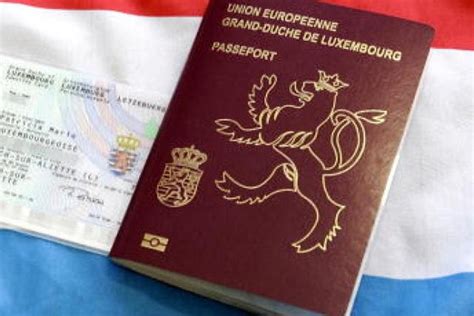 Passeport luxembourgeois — Wikipédia.